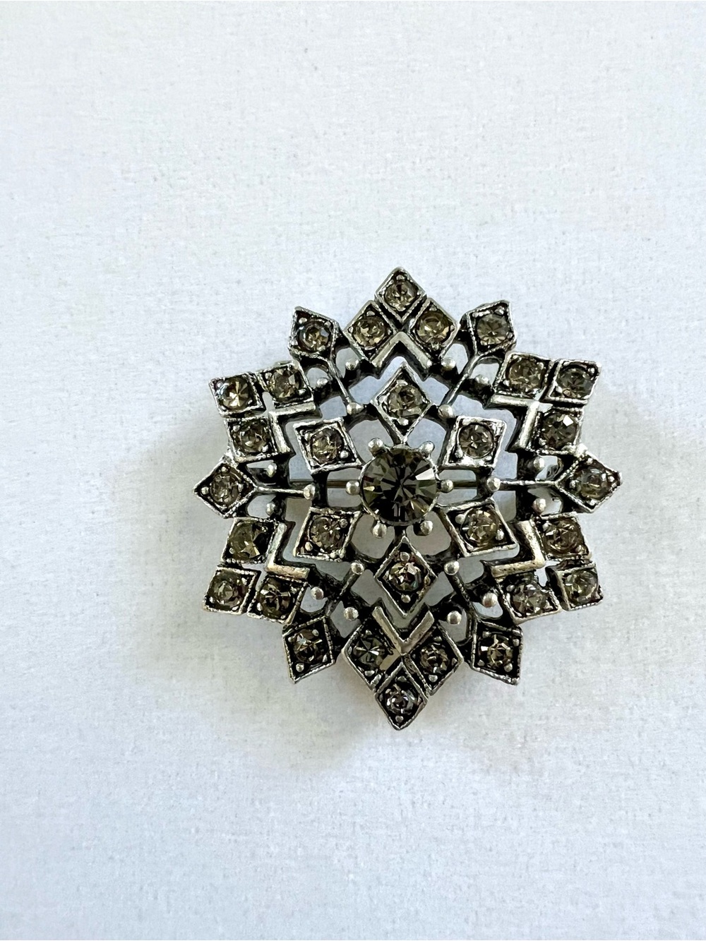 Vintage Starburst Geometric Brooch Pendant Gray Rhinestones Silver Tone 1.75”